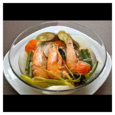  Sinigang na Hipon: A Mouthwatering Symphony of Tangy and Spicy Flavors Explodes in Every Bite!